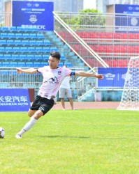  哈兰德双响炮助曼城，蓝月亮四球横扫纽卡斯尔联  